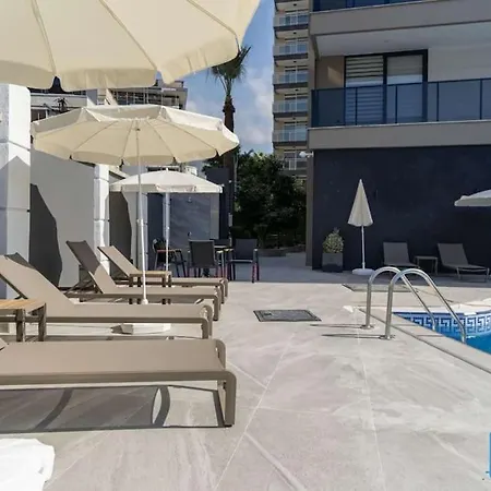 Modern Brand New With Pool & Cleopatra *